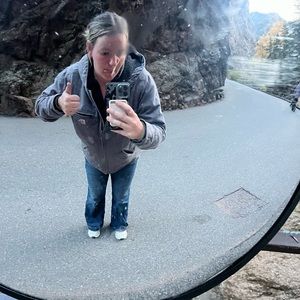 Meet your Posher, Alexandra